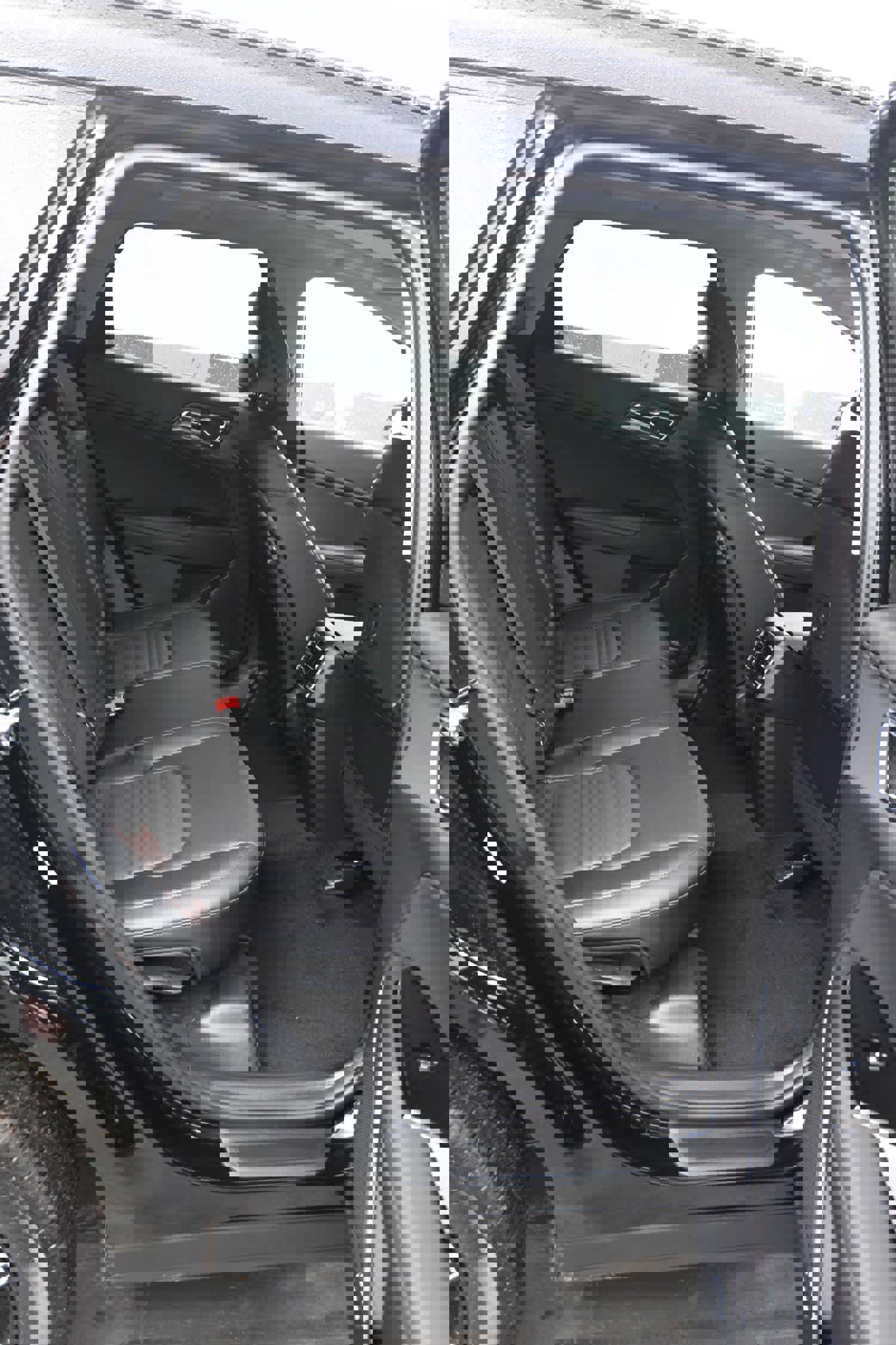 Used 2025 Kia Sportage SX image 10