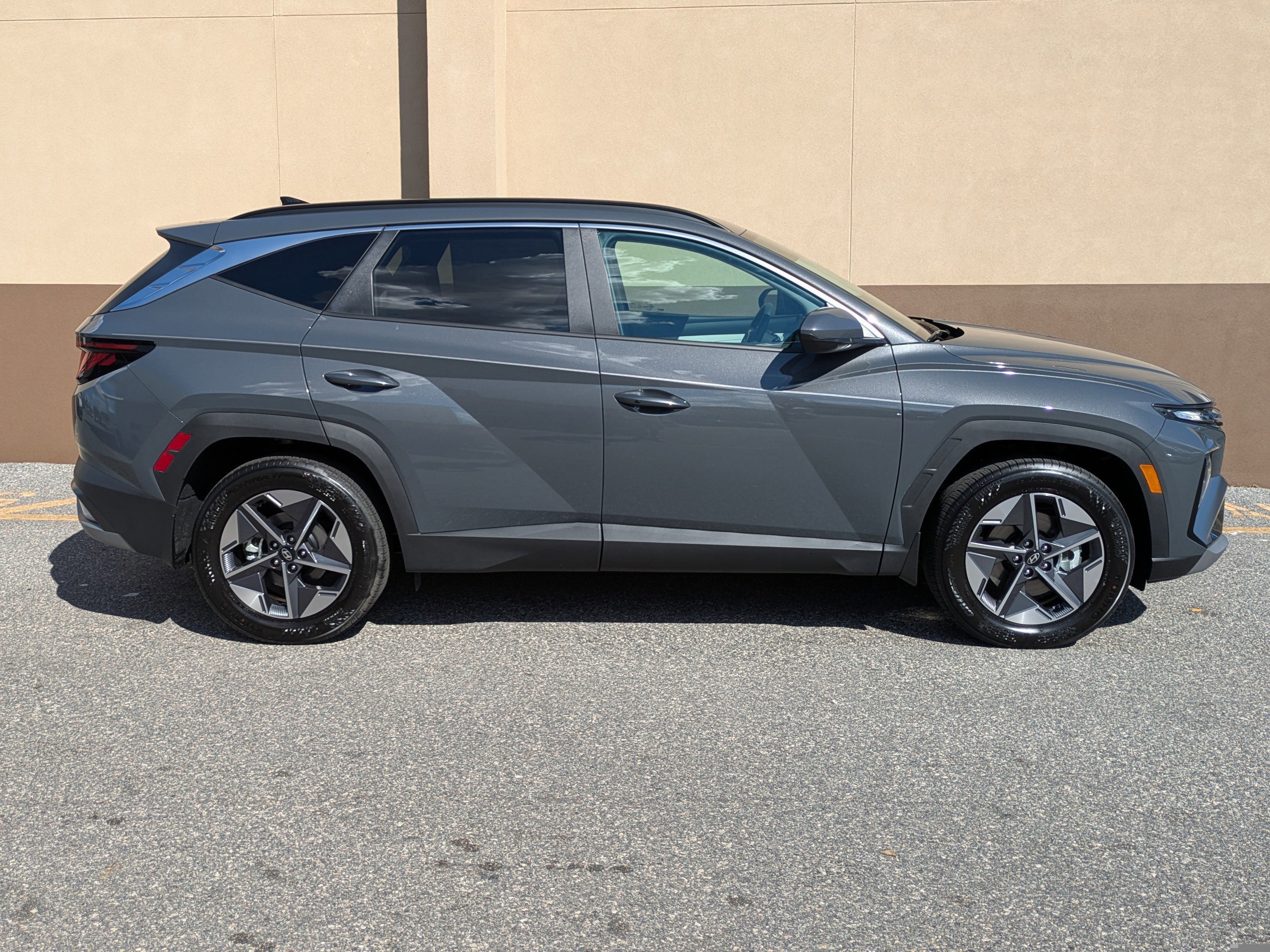 New 2026 Hyundai Tucson SEL image 3