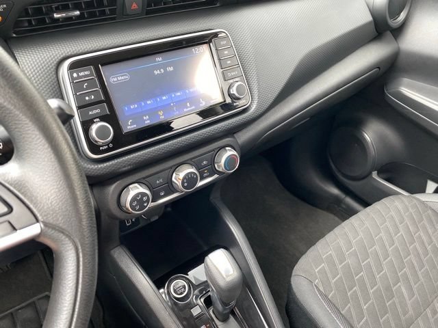 Used 2022 Nissan Kicks S FWD image 17