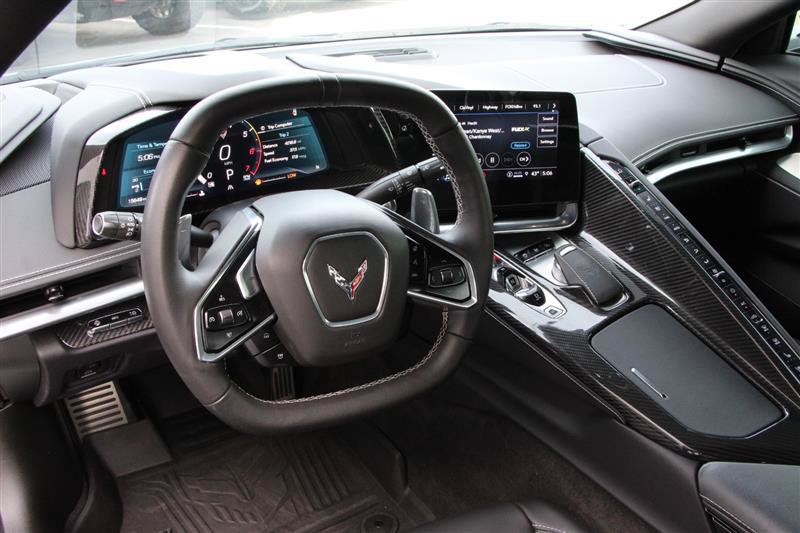 Used 2023 Chevrolet Corvette Stingray Preferred Cpe w/ Z51 Performance Package RWD image 17