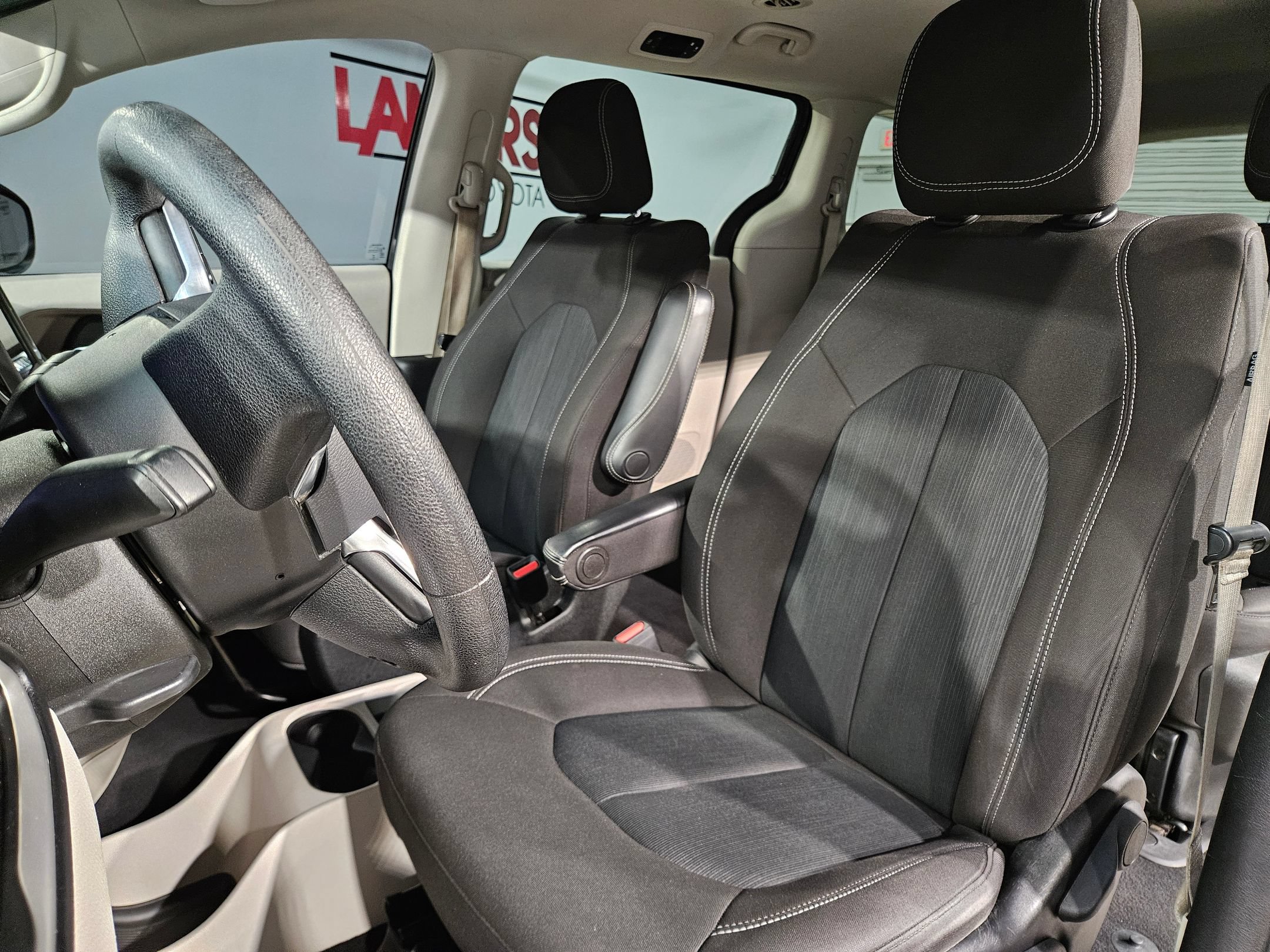 Used 2021 Chrysler Voyager L FWD image 24