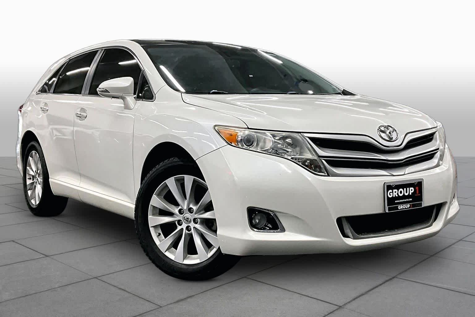 Used 2015 Toyota Venza XLE w/ XLE Premium Package FWD image 3