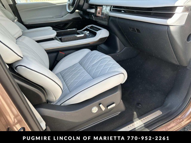 New 2026 Lincoln Navigator Black Label w/ Black Label Special Edition image 28