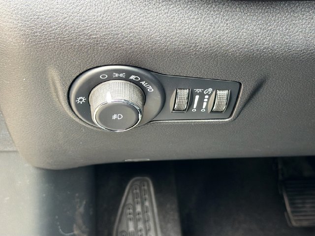 New 2026 Jeep Compass Limited w/ Sun, Sound & Navigation Group AWD/4WD image 11