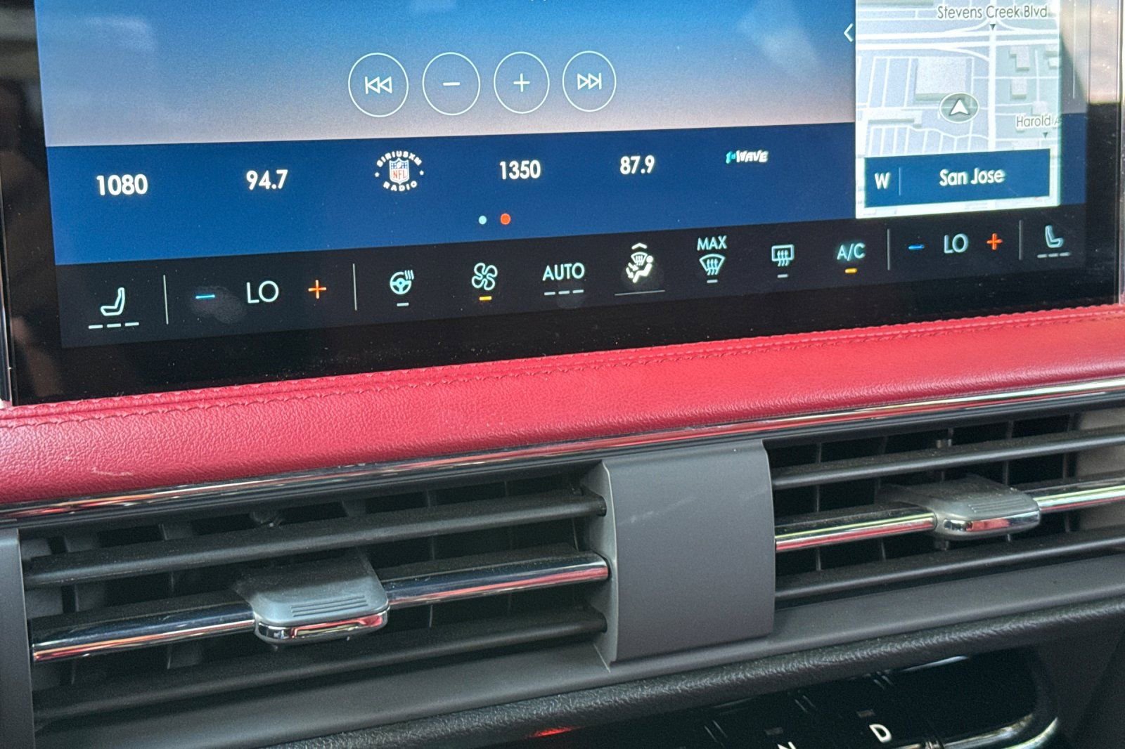 Used 2025 Lincoln Corsair Grand Touring w/ Equipment Group 302A image 20