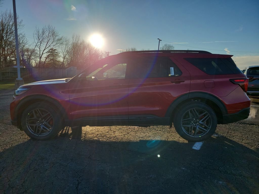 New 2026 Ford Explorer ST w/ Sun And Sound Package image 6