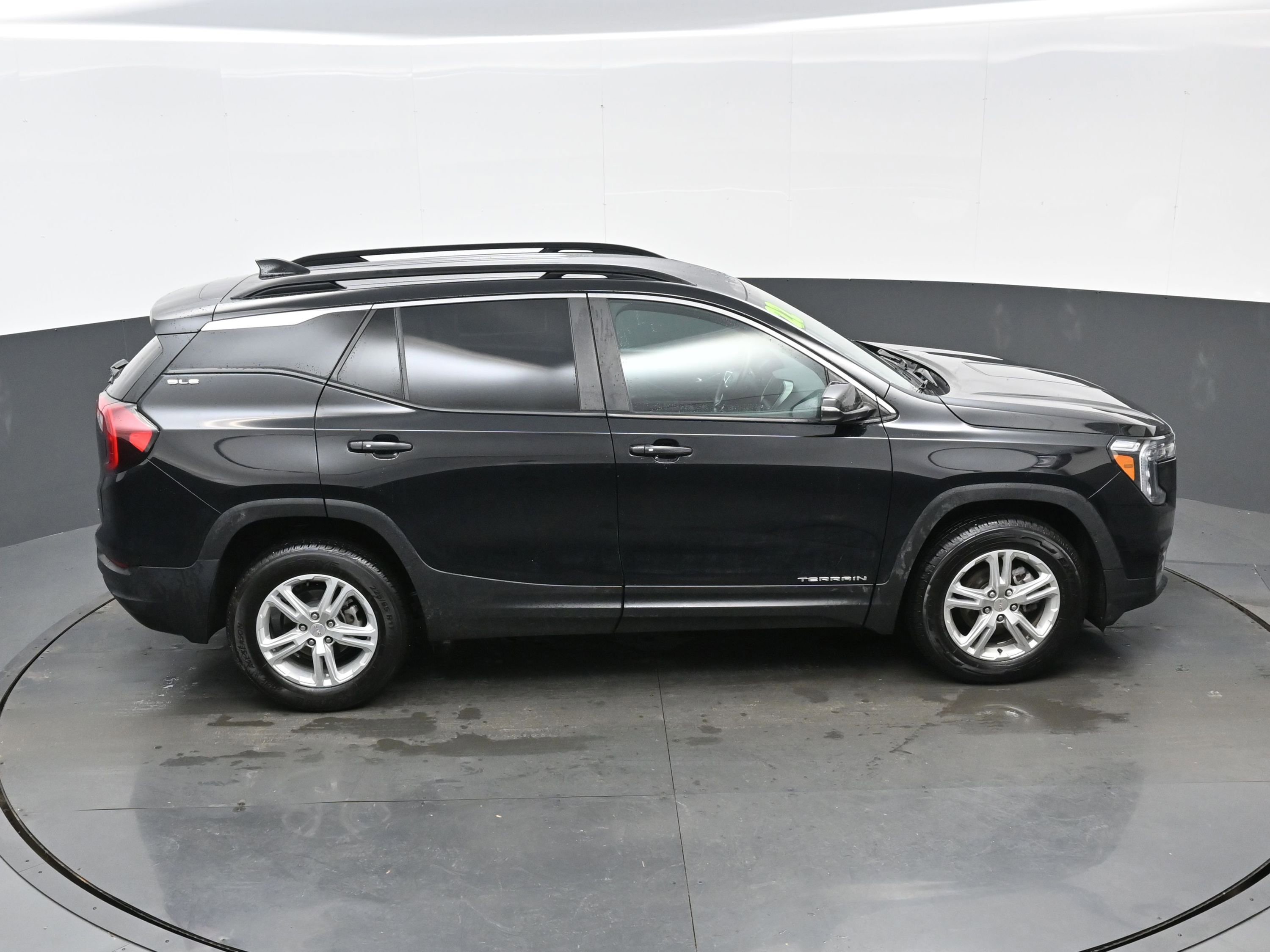 Used 2022 GMC Terrain SLE w/ Driver Convenience Package image 38