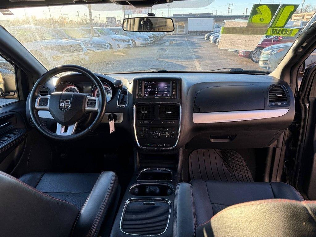 Used 2016 Dodge Grand Caravan R/T FWD image 12