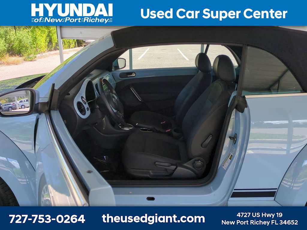 Used 2013 Volkswagen Beetle 2.5 FWD image 16