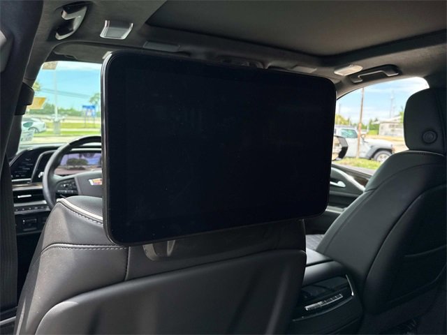 Used 2024 Cadillac Escalade Premium Luxury Platinum w/ Heavy-Duty Trailer Package image 17