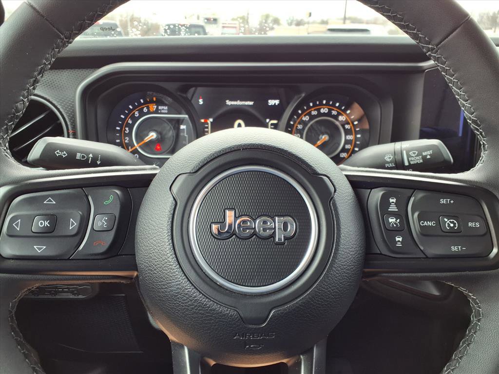 Used 2025 Jeep Gladiator Rubicon AWD/4WD image 11