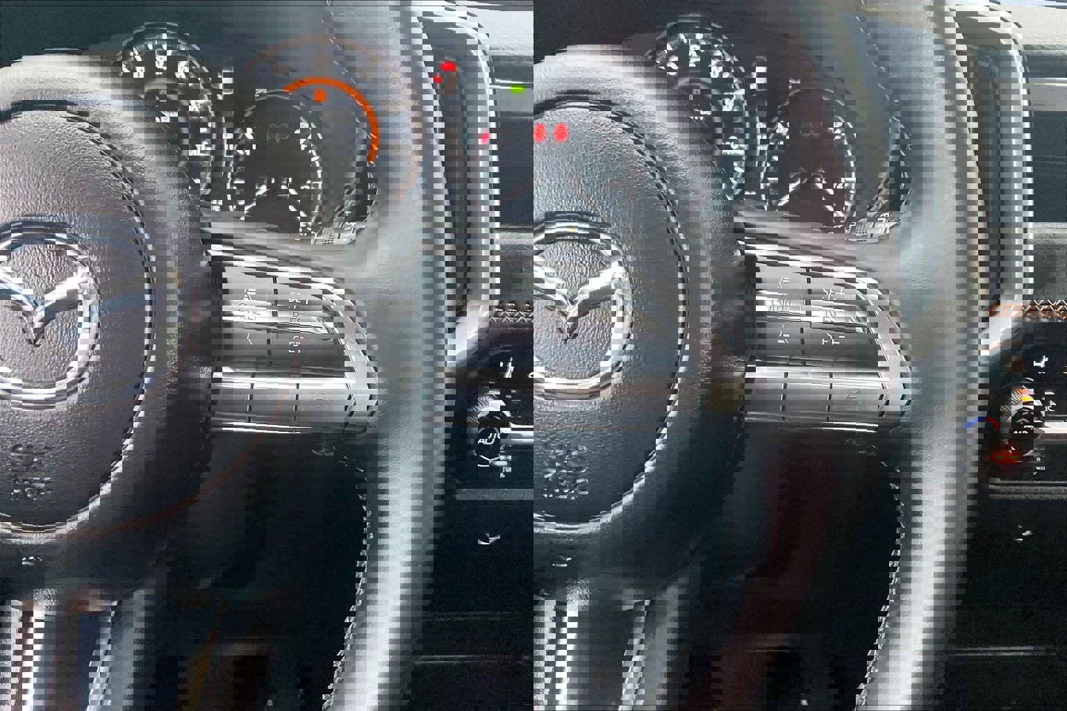 Used 2025 MAZDA CX-50 AWD 2.5 Hybrid w/ Premium Pkg image 24