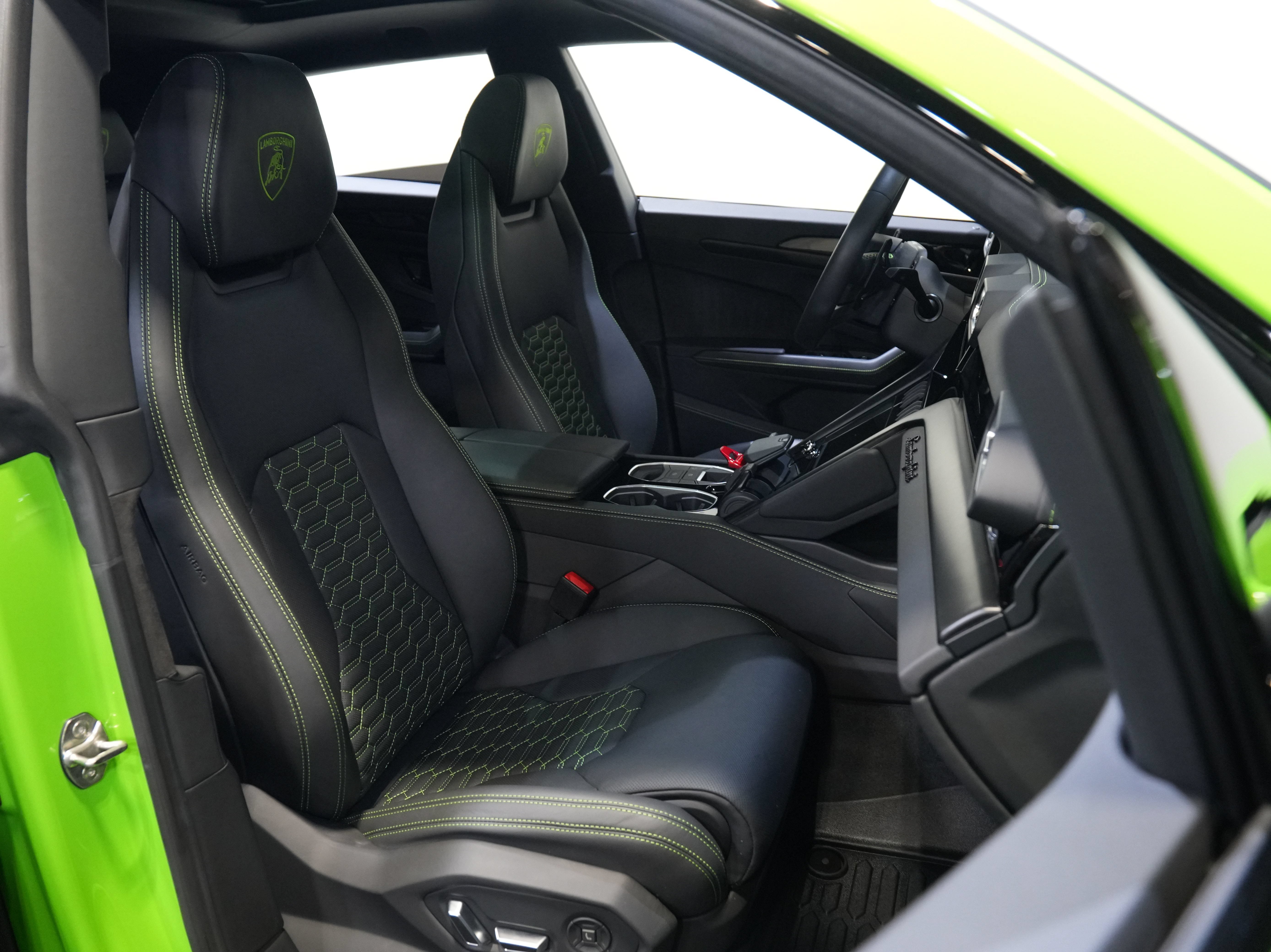 Used 2024 Lamborghini Urus S AWD/4WD image 34