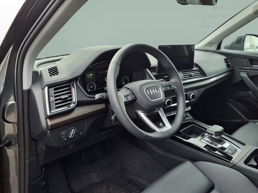 Used 2025 Audi Q5 e Premium Plus w/ Premium Plus Package image 8