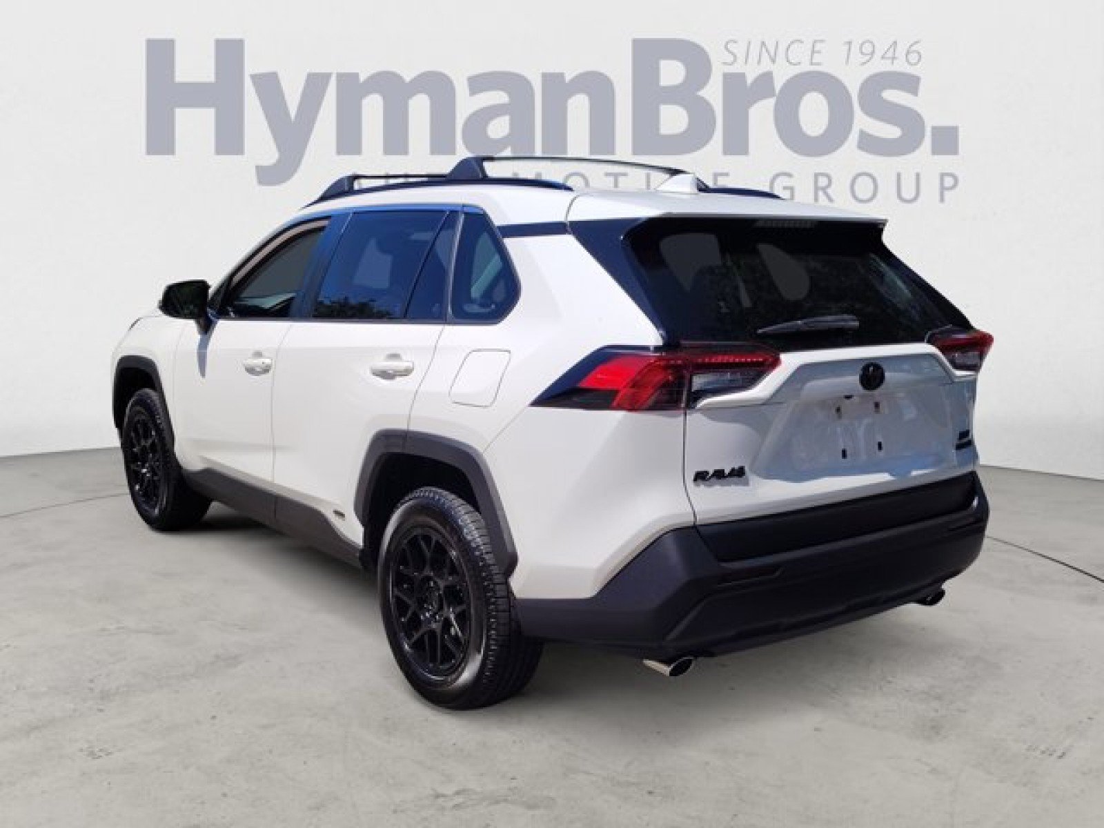 Used 2022 Toyota RAV4 XLE w/ Convenience Package AWD/4WD image 5