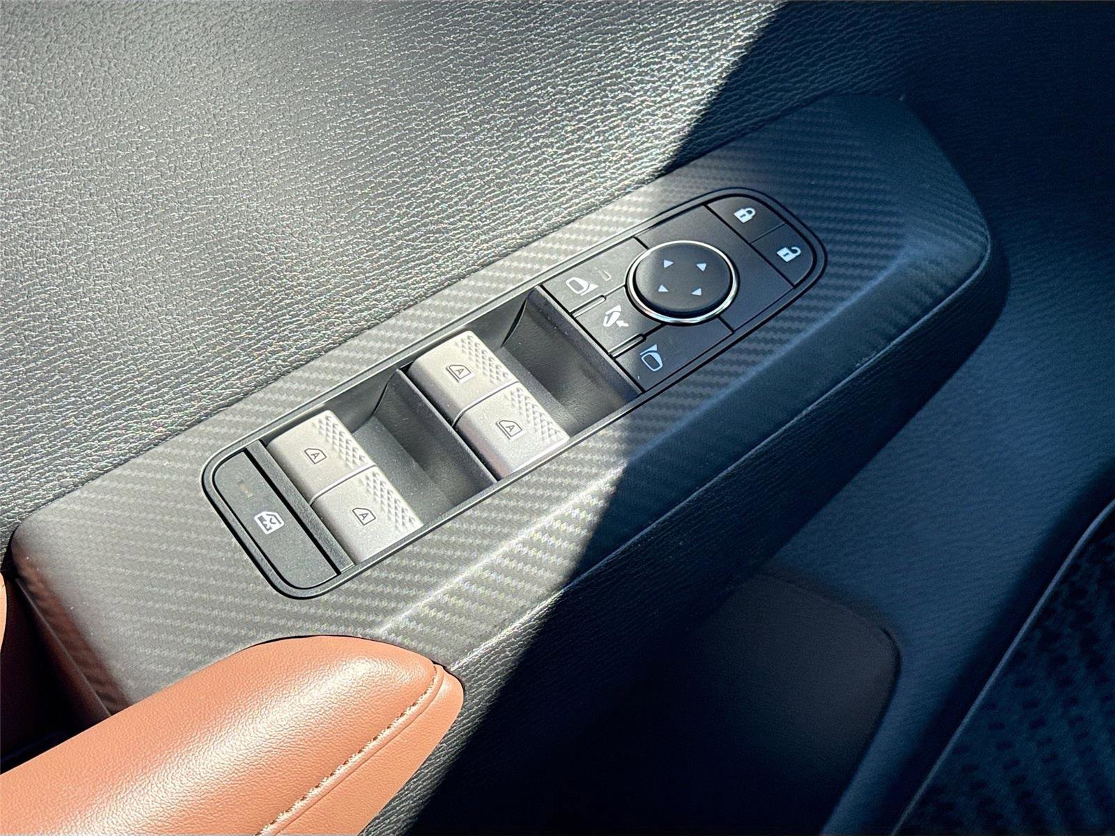 New 2025 Mitsubishi Outlander SEL image 18