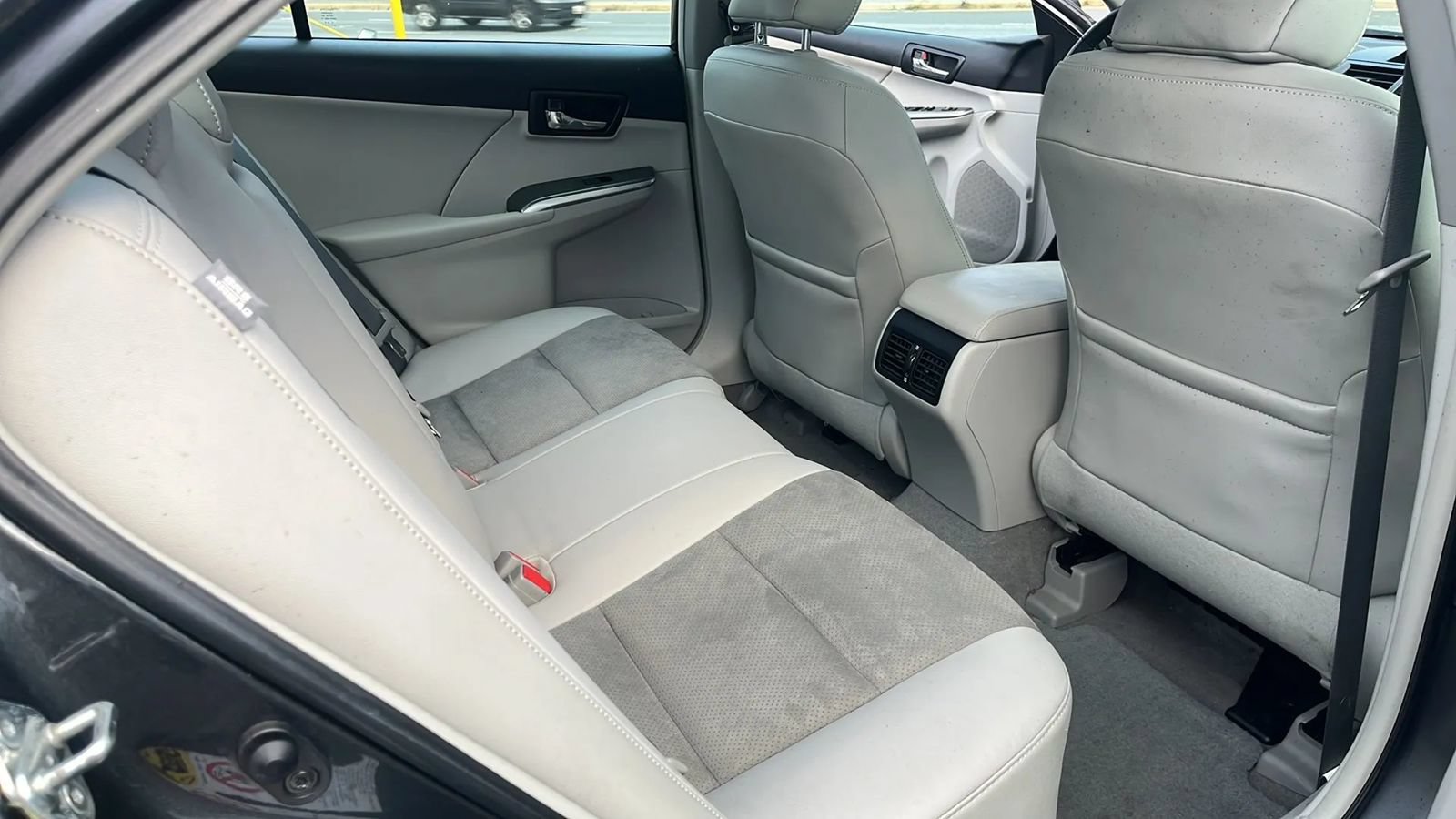Used 2012 Toyota Camry XLE w/ Leather Pkg FWD image 25