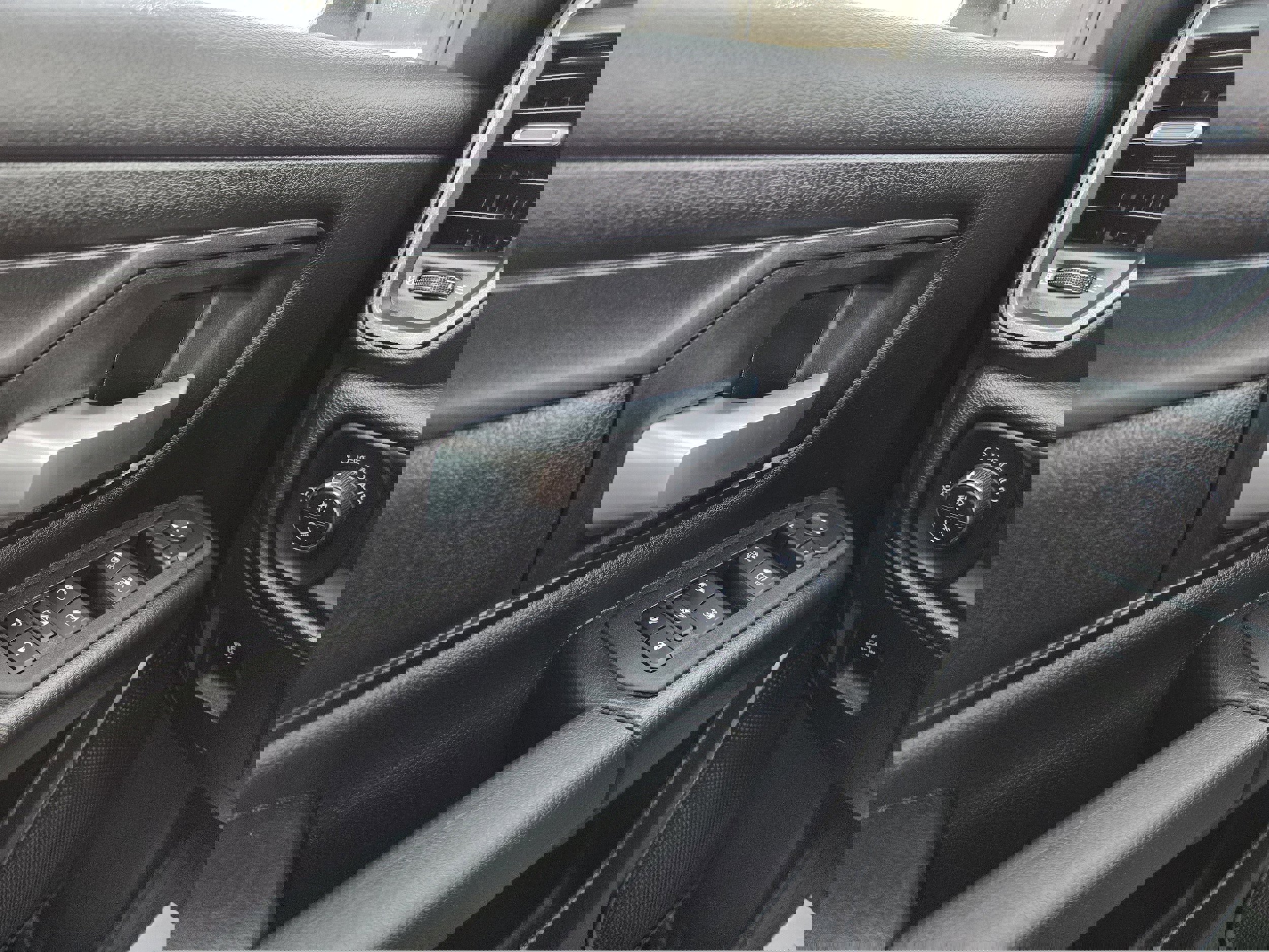 Used 2025 RAM 1500 Classic Warlock image 38