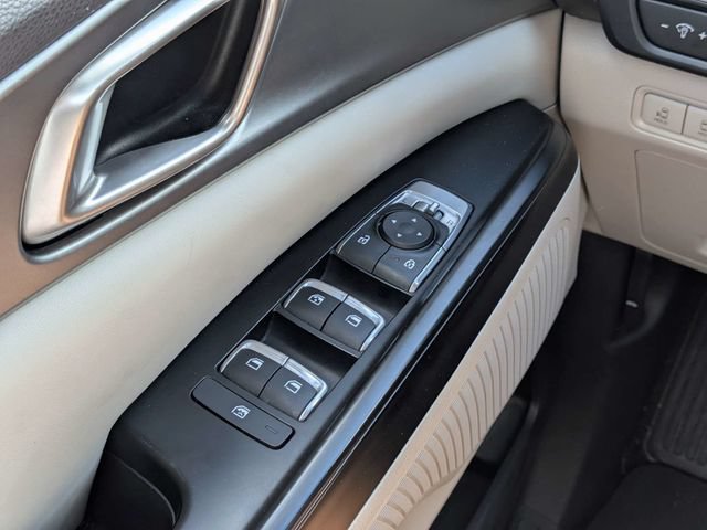 Used 2024 Kia Carnival LX FWD image 22