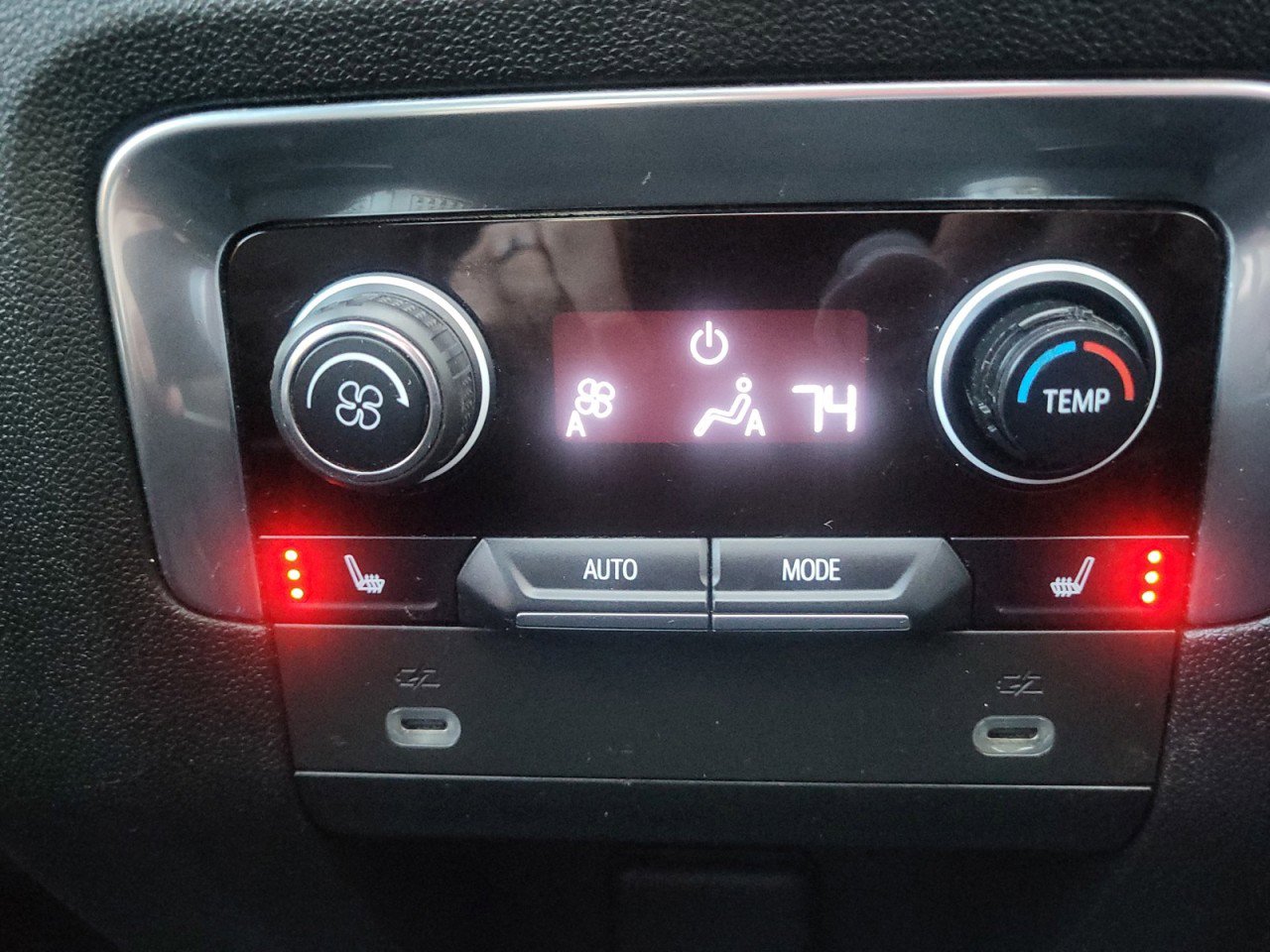 Used 2021 Chevrolet Suburban High Country w/ Premium Package image 46