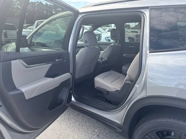 Used 2026 GMC Acadia Elevation w/ Black Edition FWD image 8