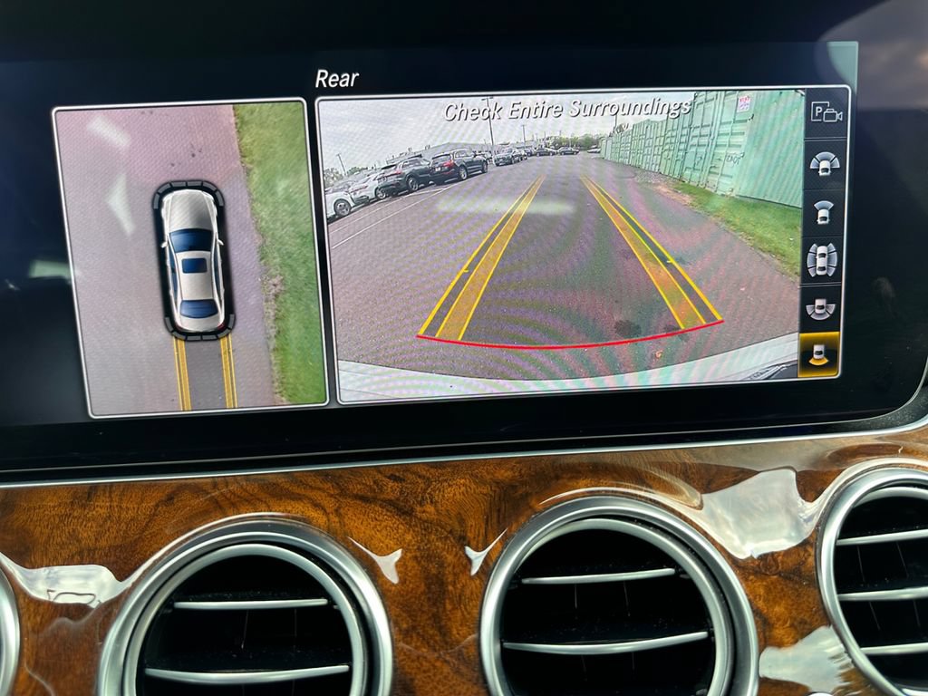 Used 2019 Mercedes-Benz E 300 4MATIC image 16