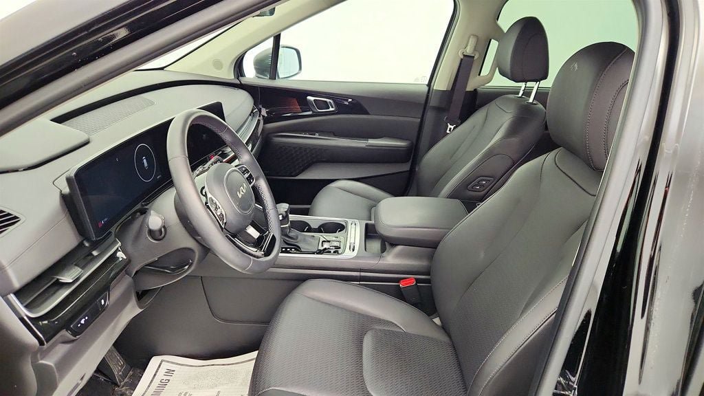 Used 2025 Kia Carnival SX Prestige FWD image 21