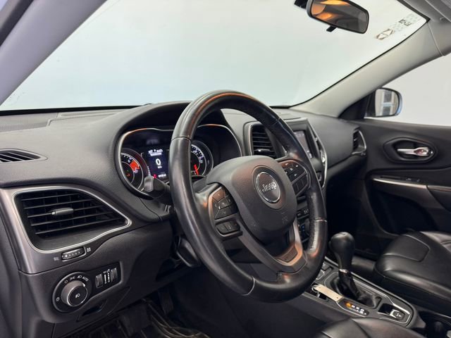 Used 2019 Jeep Cherokee Latitude Plus image 34