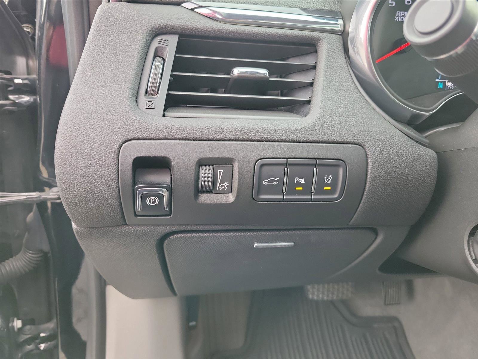 Used 2018 Chevrolet Impala Premier w/ Premier Confidence Package FWD image 22