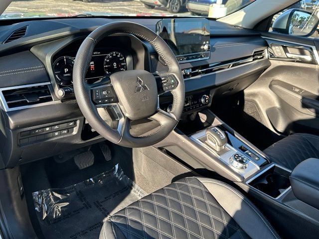 Used 2023 Mitsubishi Outlander SEL AWD/4WD image 33