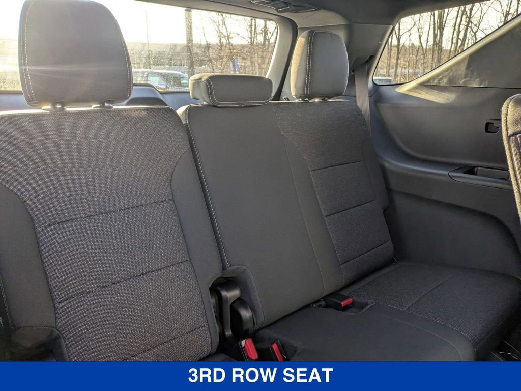 New 2026 Chevrolet Traverse LT w/ Sun and Wheel Package FWD image 38