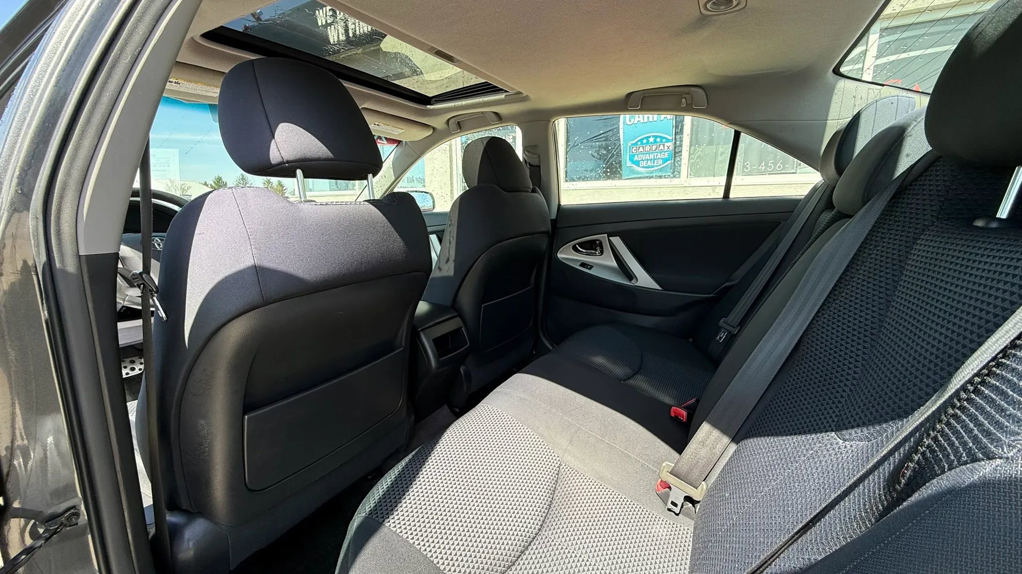 Used 2011 Toyota Camry SE w/ SE Extra-Value Pkg #1 FWD image 10