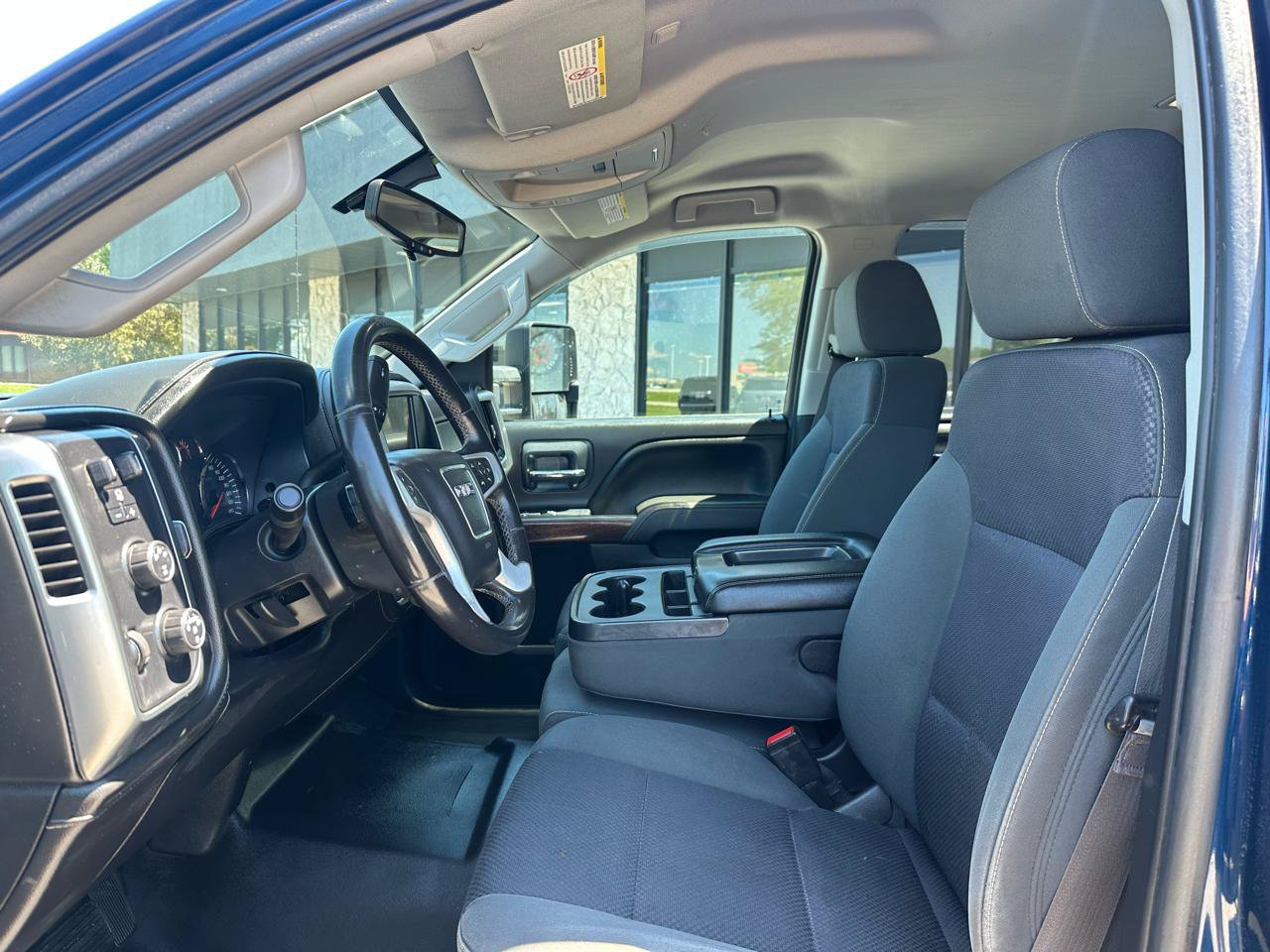 Used 2015 GMC Sierra 2500 SLE AWD/4WD image 2