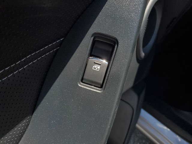 Used 2017 Subaru Forester 2.5i Touring AWD/4WD image 17
