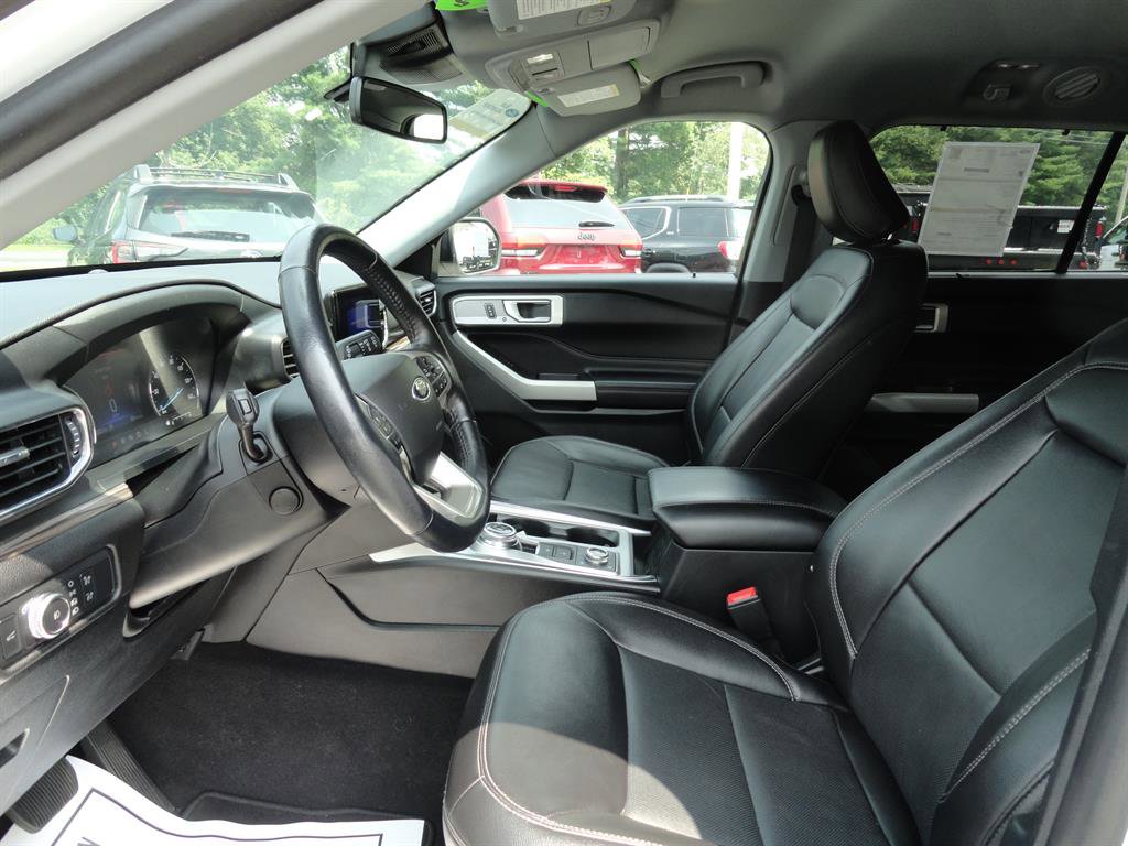 Used 2022 Ford Explorer Limited w/ Equipment Group 301A image 13