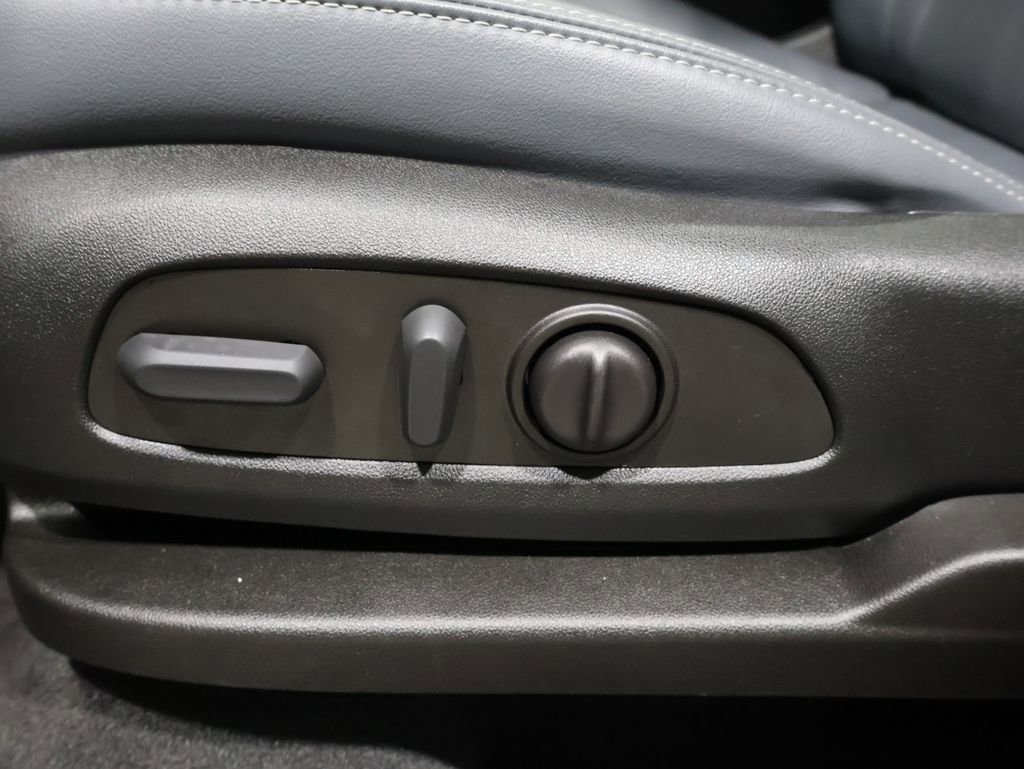 Used 2023 Buick Enclave Essence w/ Experience Buick Package image 13