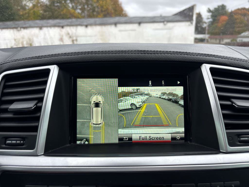 Used 2015 Mercedes-Benz GL 550 4MATIC image 25