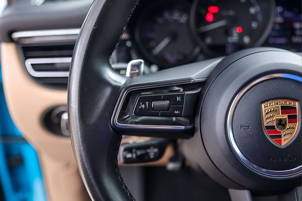 Used 2022 Porsche Macan image 14
