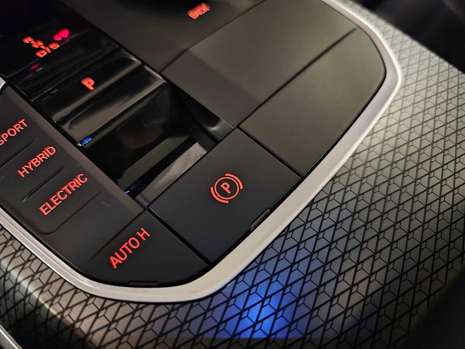 Used 2023 BMW 330e xDrive w/ M Sport Package image 26