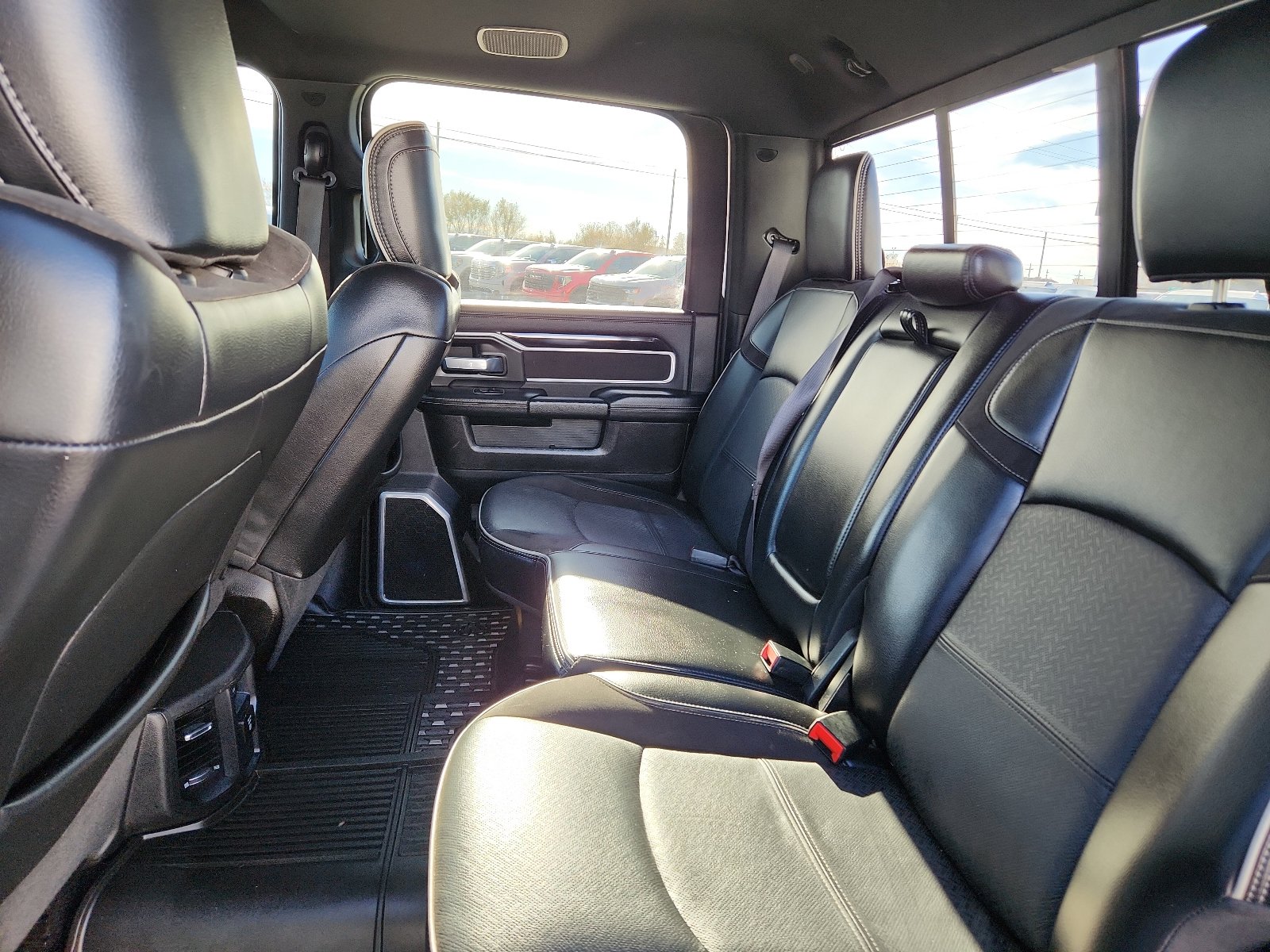 Used 2020 RAM 2500 Laramie w/ Night Edition image 9