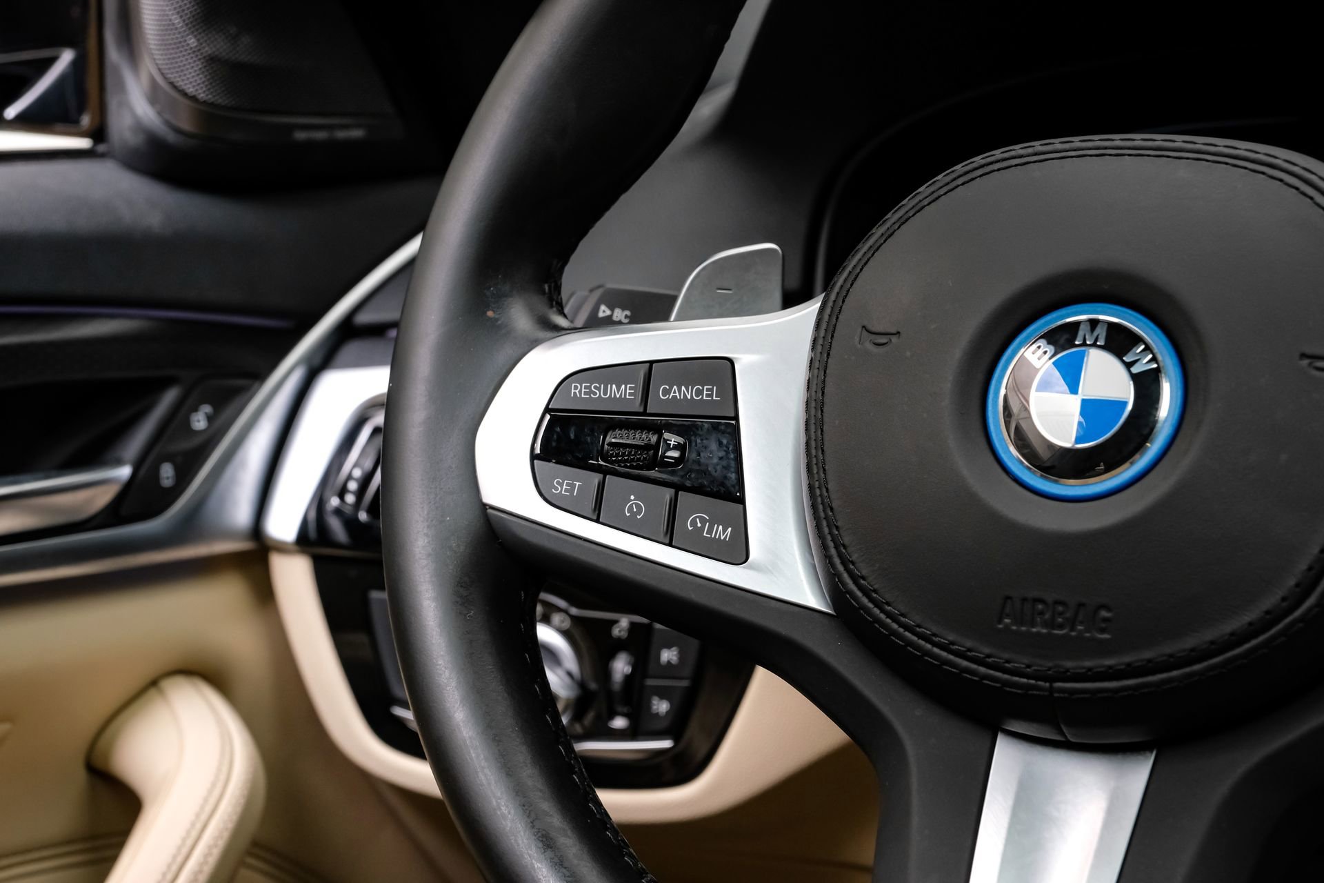 Used 2023 BMW 530e w/ M Sport Package image 21