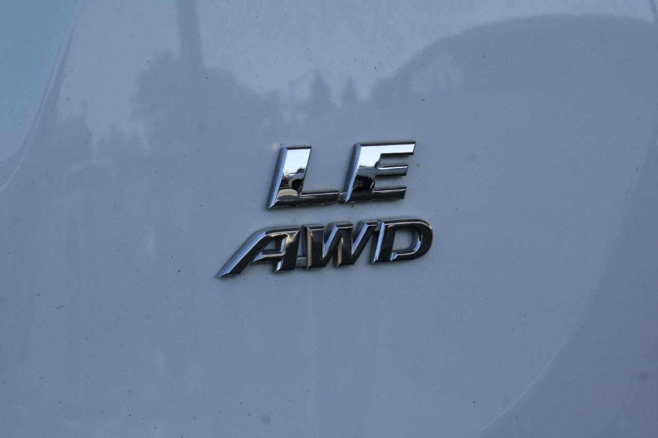 Used 2014 Toyota RAV4 LE AWD/4WD image 8