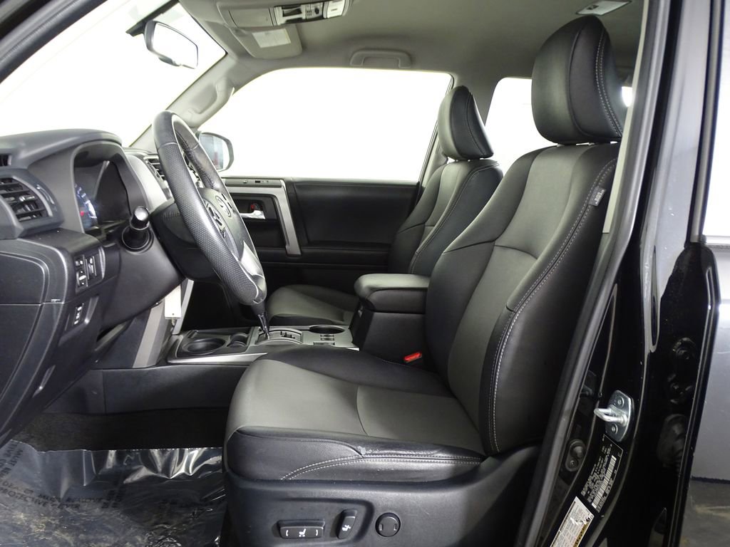 Used 2019 Toyota 4Runner SR5 Premium image 11