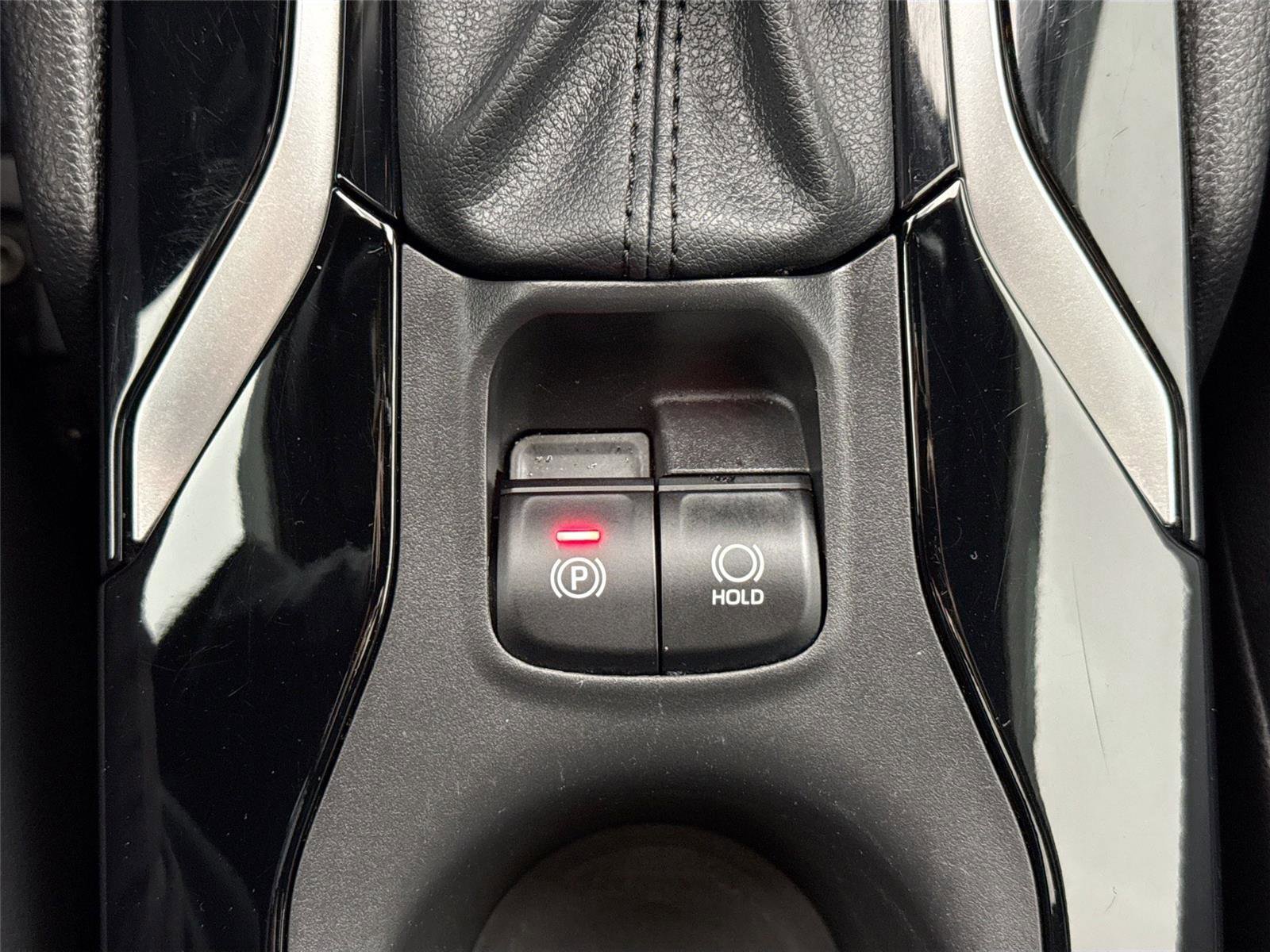 Used 2024 Toyota Corolla Cross XSE w/ Convenience Package image 28