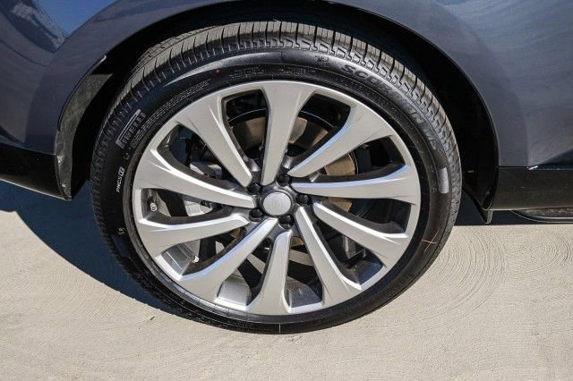 New 2025 Land Rover Range Rover Long Wheelbase SE image 8