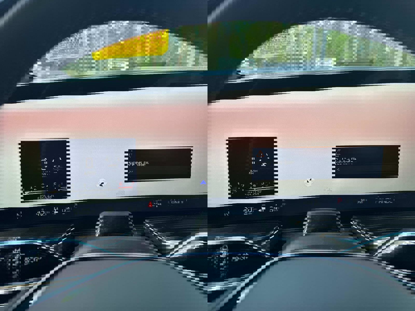 Certified 2025 Cadillac Escalade ESV Premium Luxury image 27