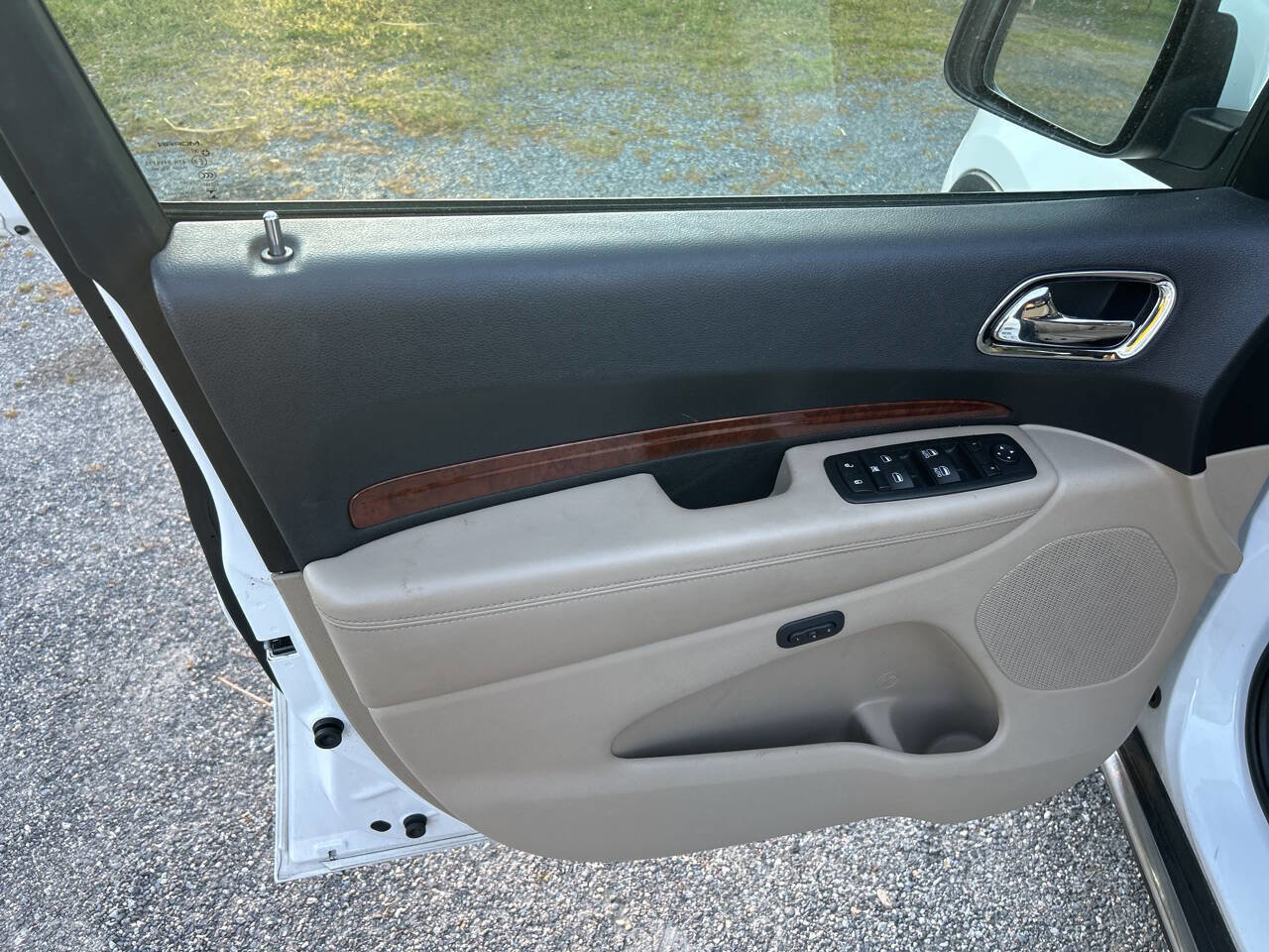 Used 2016 Dodge Durango Limited w/ Nav & Power Liftgate Group RWD image 16