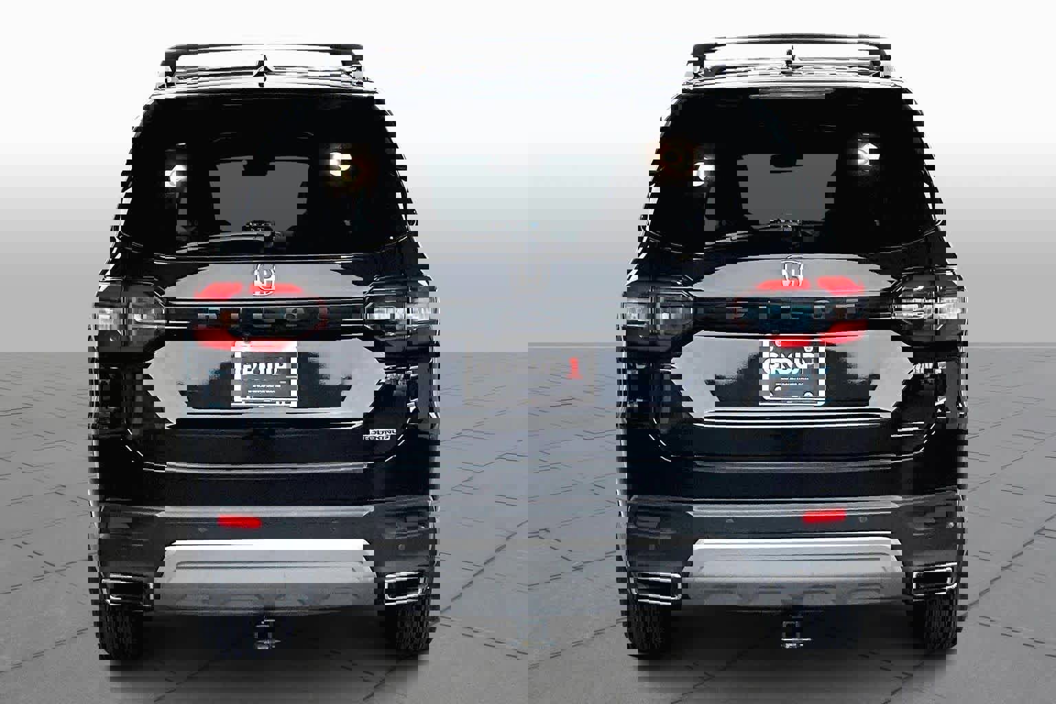 Used 2024 Honda Pilot Touring image 6