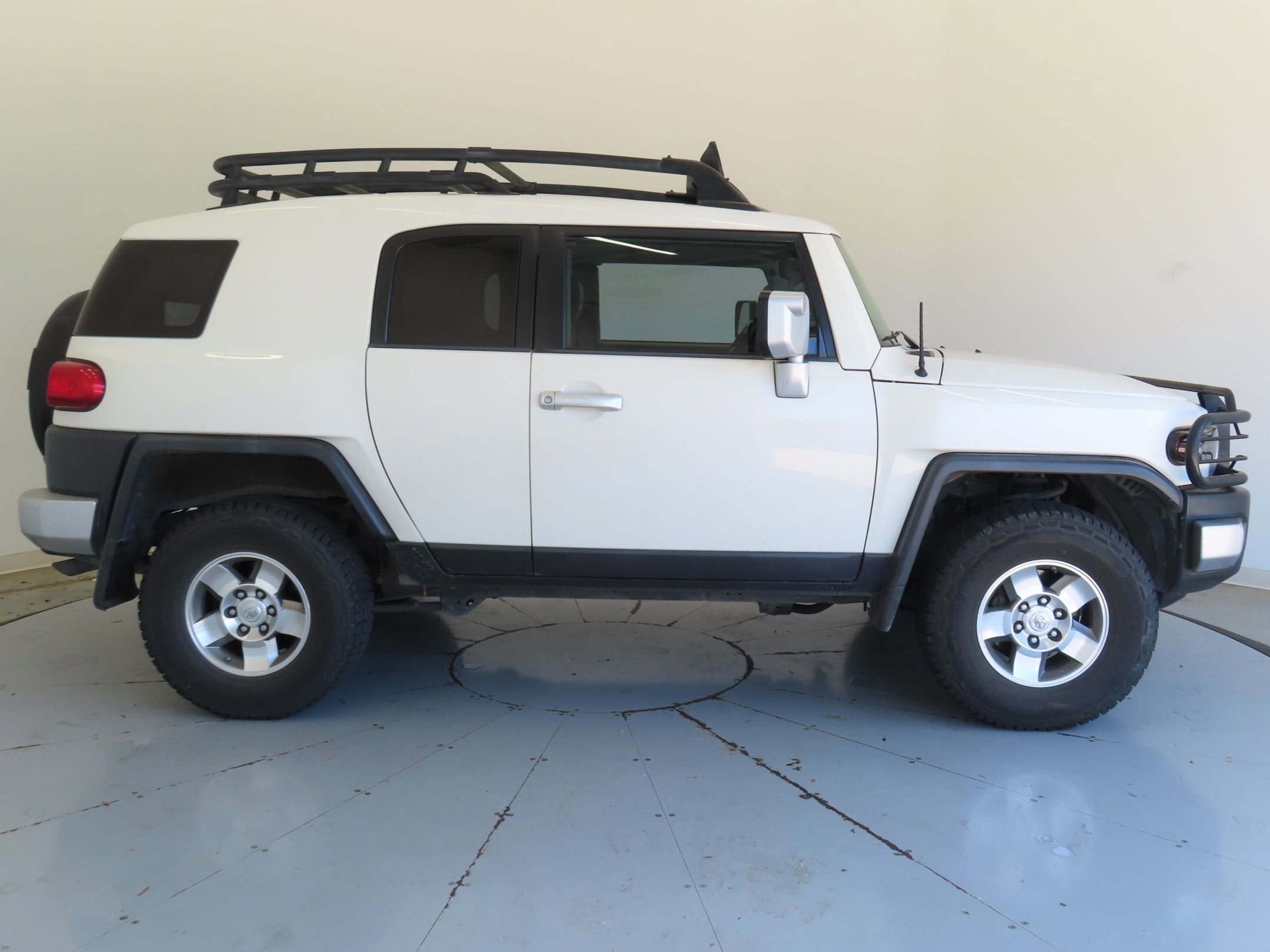 Used 2010 Toyota FJ Cruiser 4WD image 2