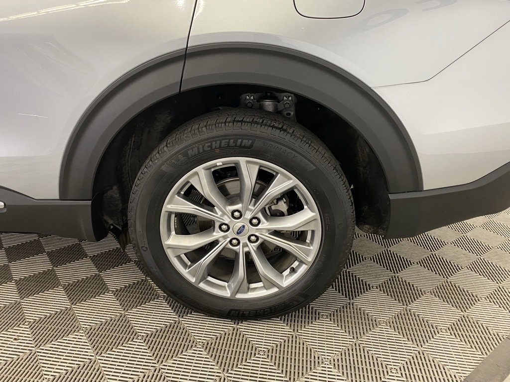 Used 2023 Ford Explorer Limited image 11